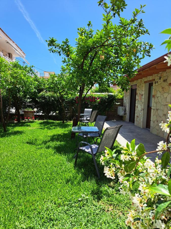 Citrus Garden Apartment Nea Skioni Bagian luar foto